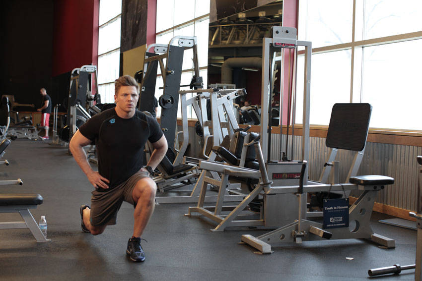 Bodyweight Walking Lunge, end position