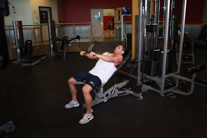 Cable Incline Pushdown, end position