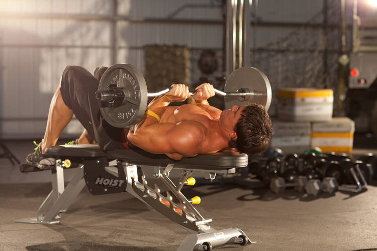 Close-Grip EZ-Bar Press, end position