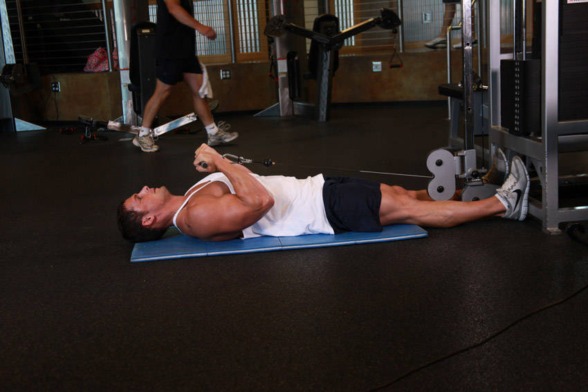 Lying Cable Curl, end position