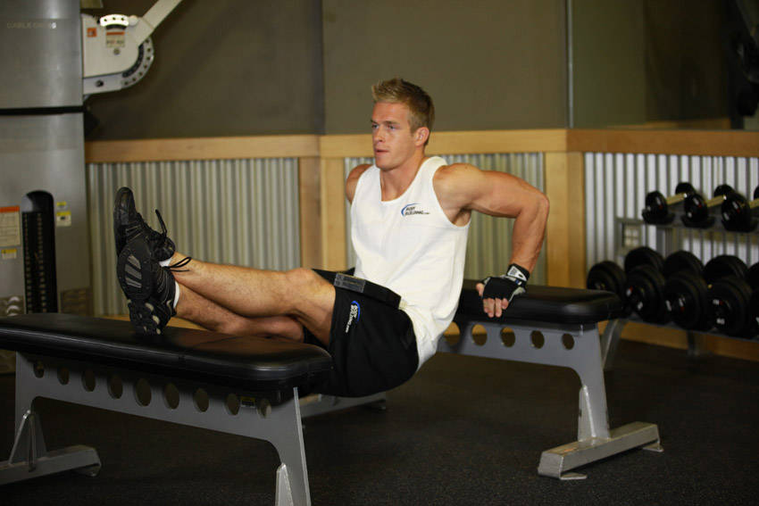Weighted Bench Dip, end position